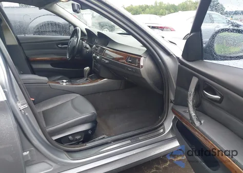 2010 BMW 328I xDrive z USA, uszkodzony, nr VIN WBAPK5C59AA650872